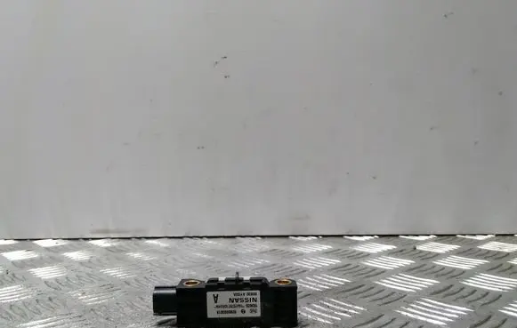 Nissan Pathfinder R51 Airbag deployment crash/impact sensor 0285003019 98830AY00A