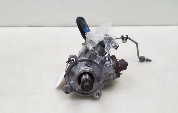 Mercedes-Benz E W213 Fuel injection high pressure pump A6540700001