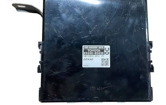 Toyota Avensis T270 Engine control unit/module ECU 8969005030 MB1028500012