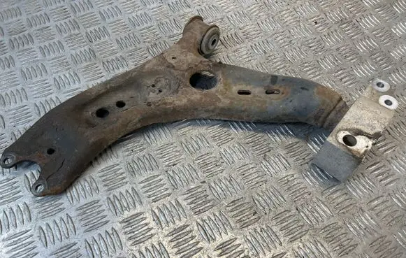 Volkswagen PASSAT B7 Front lower control arm/wishbone
