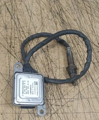 Mercedes-Benz ML W166 Lambda probe sensor A0009051512