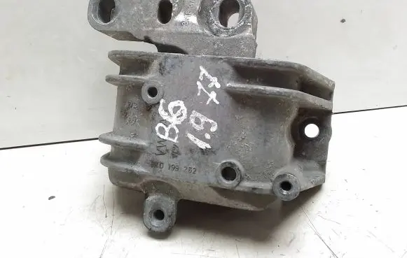 Volkswagen PASSAT B6 Engine mount bracket 1K0199262