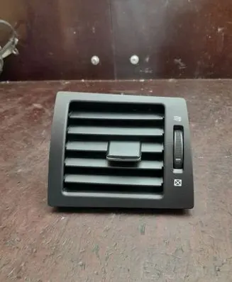 Toyota Avensis T270 Dashboard side air vent grill/cover trim 5565005140 9888