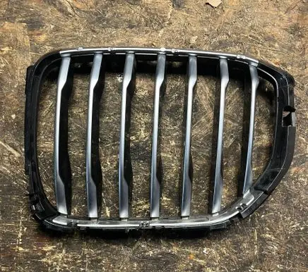 BMW X5 G05 Front bumper upper radiator grill 7454888 7454887