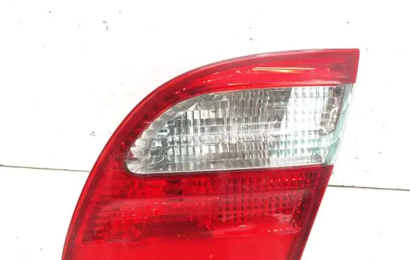 Mercedes-Benz E W211 Tailgate rear/tail lights A2118203064