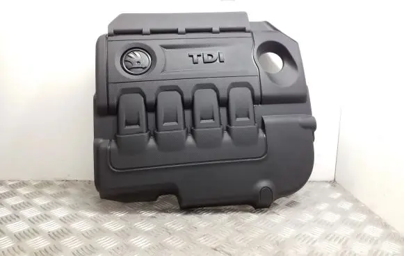 Skoda Superb B8 (3V) Engine cover (trim) 04L103925T 04L103954T