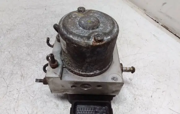Mitsubishi Space Wagon ABS Pump M4475223 AC045001664 21BB4WD