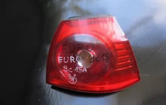 Volkswagen Golf V Rear/tail lights 4VFX13404AA