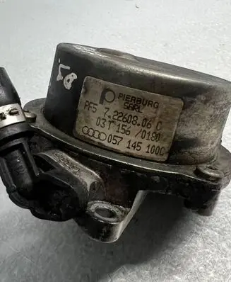 Audi A6 S6 C5 4B Vacuum pump PF572260806C