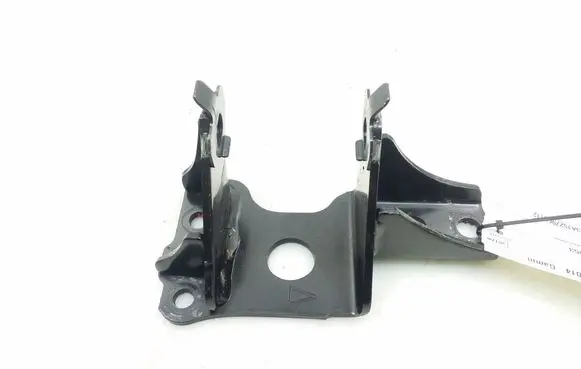 Engine mounting bracket