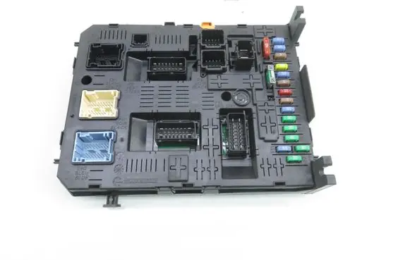 Peugeot 308 Central body control module 966405908001