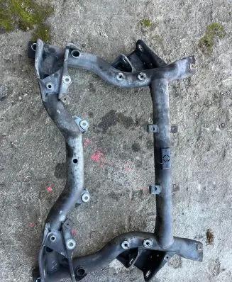 Mercedes-Benz C W204 Front subframe A0009981540