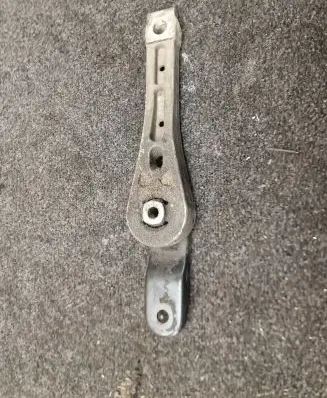 Skoda Octavia Mk2 (1Z) Engine mount bracket 1K0199855