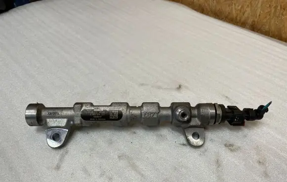 Opel Insignia A Fuel main line pipe 55576177