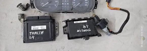 Renault Thalia I Engine control unit/module 8200059086 S110138000 8200044437