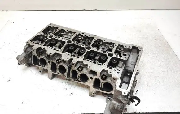 BMW 3 F30 F35 F31 Engine head 8513709