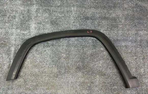 Front arch trim