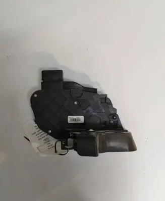 Volvo XC60 Front door lock 30799311 A048069
