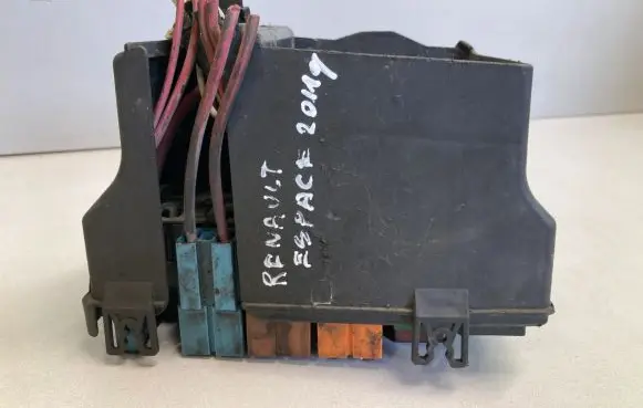Renault Espace IV Fuse module 8200272453