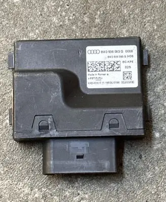 Audi A4 S4 B9 Fuel injection pump control unit/module 8W0906093G