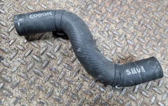 Mazda CX-5 Engine coolant pipe/hose
