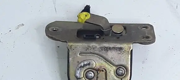 Mitsubishi Carisma Tailgate/trunk/boot lock/catch/latch