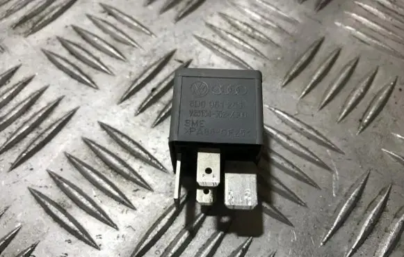 Audi A6 S6 C5 4B Other relay v23134j52x300 v23134-j52-x300