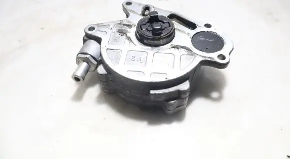Audi A4 S4 B8 8K Vacuum pump