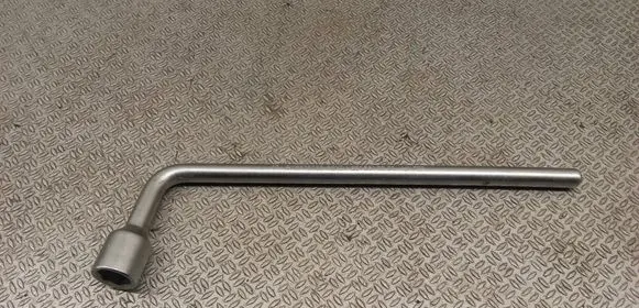 Mercedes-Benz B W245 Wheel nut wrench A2215810001