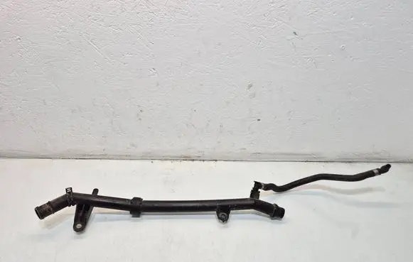 Mercedes-Benz C W204 Engine coolant pipe/hose A2712002452