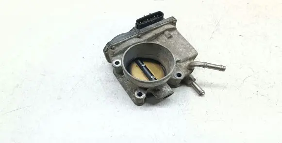 Toyota Matrix (E130) Throttle valve 2203000031