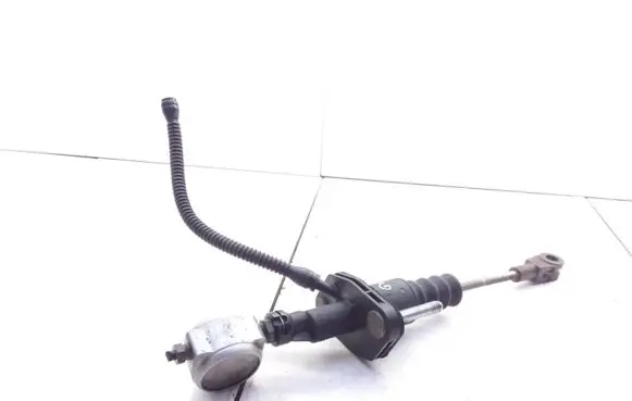 Clutch slave cylinder