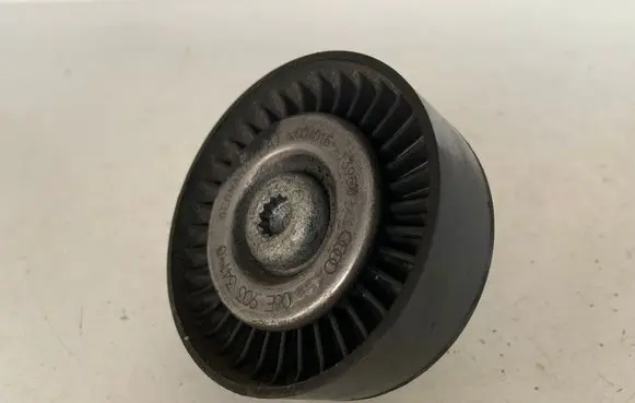 Audi Q7 4M Belt tensioner pulley 06E903341G