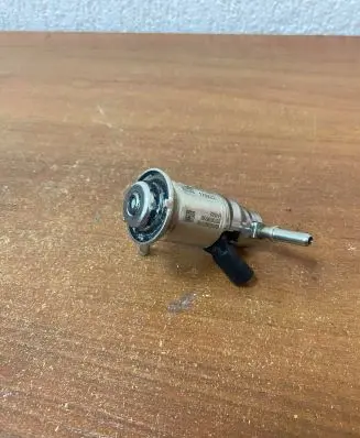 Mercedes-Benz GLC X253 C253 Fuel injector A0004904100