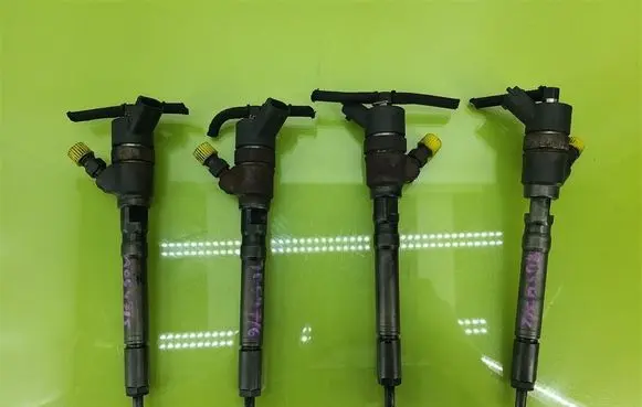 KIA Carens I Fuel injectors set 0445110064
