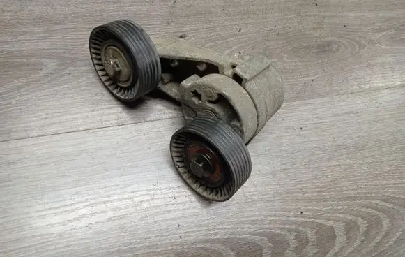 Volvo S80 Alternator belt tensioner 