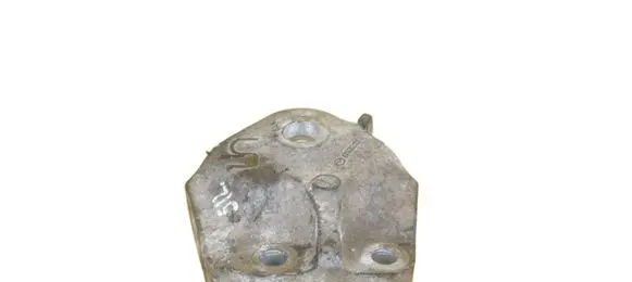 Mazda 6 Engine mounting bracket 