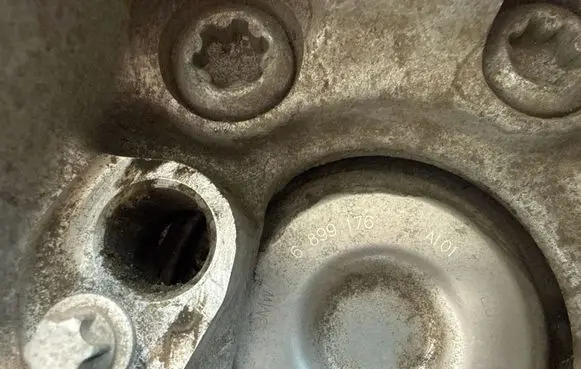 BMW 3 G20 G21 Front wheel ball bearing 6899176