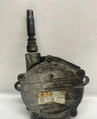 Mercedes-Benz A W169 Vacuum pump A6402300265