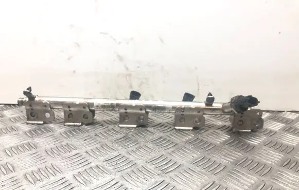 Ford Focus ST Fuel main line pipe CJ5E9F797BE 0261555113 040091200307