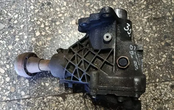 Gearbox transfer box case
