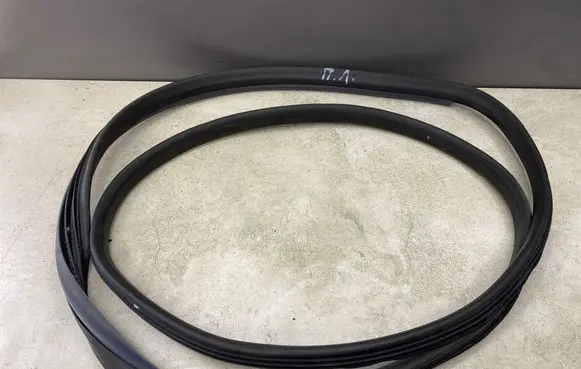 Audi A3 S3 8L Front door rubber seal 