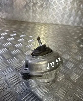 BMW X5 E53 Engine mount bracket 6758444