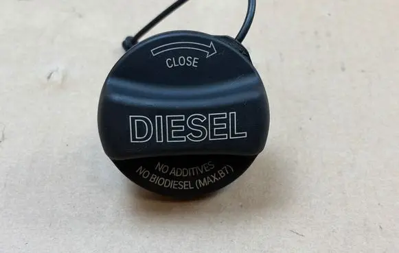 BMW 5 F10 F11 Fuel tank cap 722239207