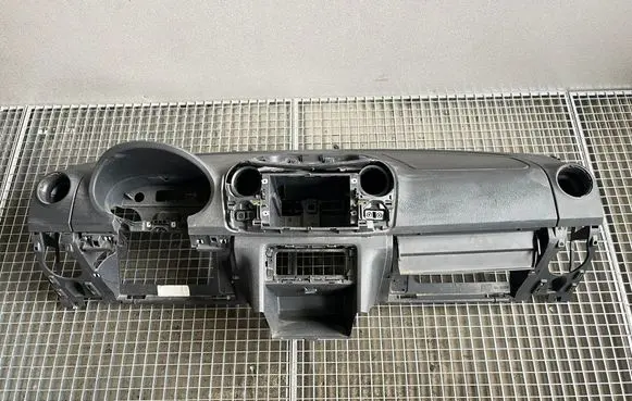Volkswagen Amarok Dashboard 2H0819723B 2H0819891 2H0819692