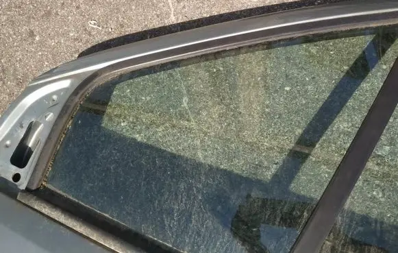 Renault Scenic I Front door vent window glass four-door 