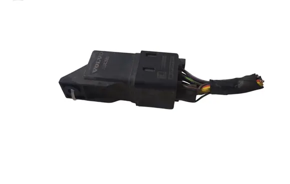 Volvo V40 Glow plug pre-heat relay 0281003047