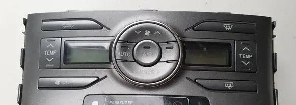 Toyota Auris 150 Climate control unit 5590002230B