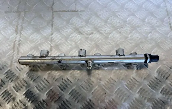 Maserati Levante Fuel main line pipe 000283628 025170451