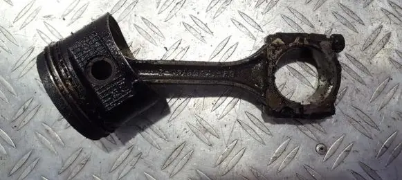 Nissan Sunny Piston with connecting rod